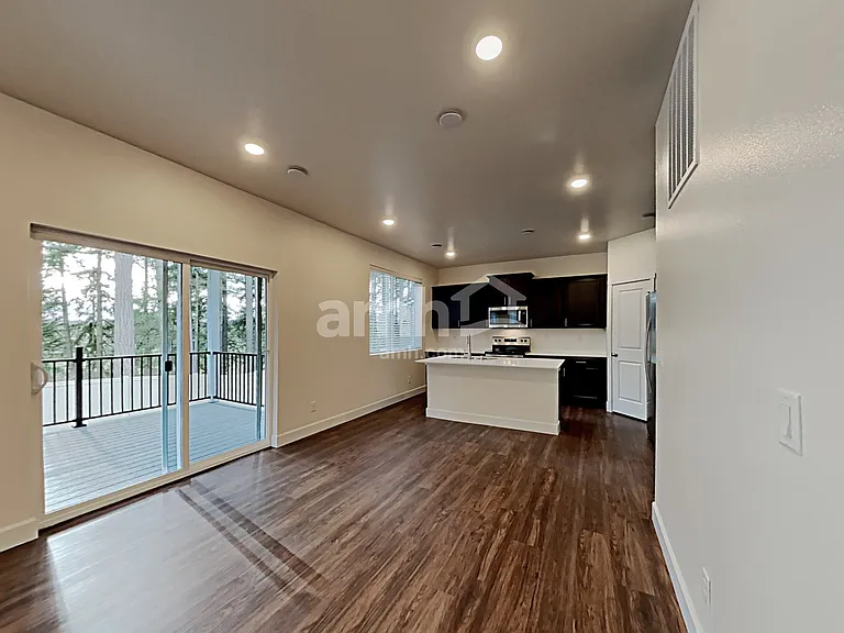 4252 177th St E — Photo 5