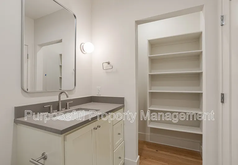 934 Hangar Dr #6 — Photo 28