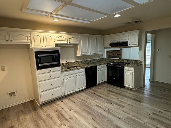 4th image of 1108 University Dr #1108