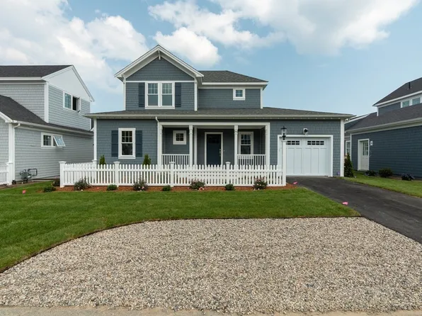 47 Cobblestone Cir, Mashpee, MA 02649