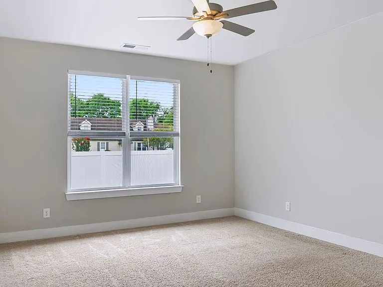 213 Snapdragon Dr — Photo 13