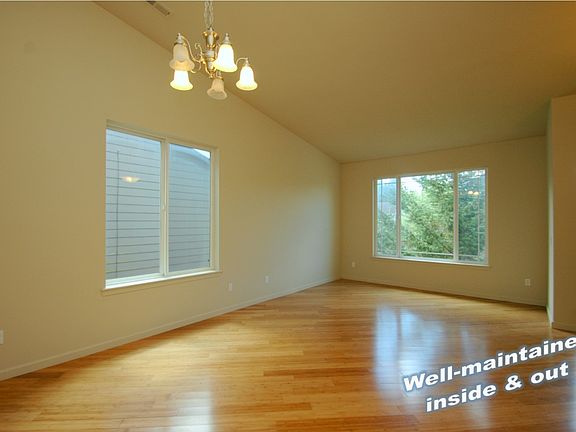 4th image of 2236 Crestwood Pl NW