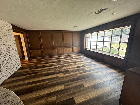 2nd image of 16023 Buccaneer Ln