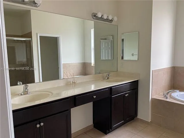 17001 SW 90th Ter — Photo 4