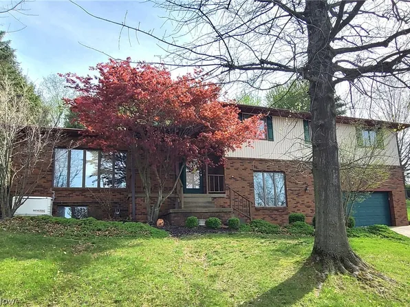 106 Martha Dr, Saint Clairsville, OH 43950