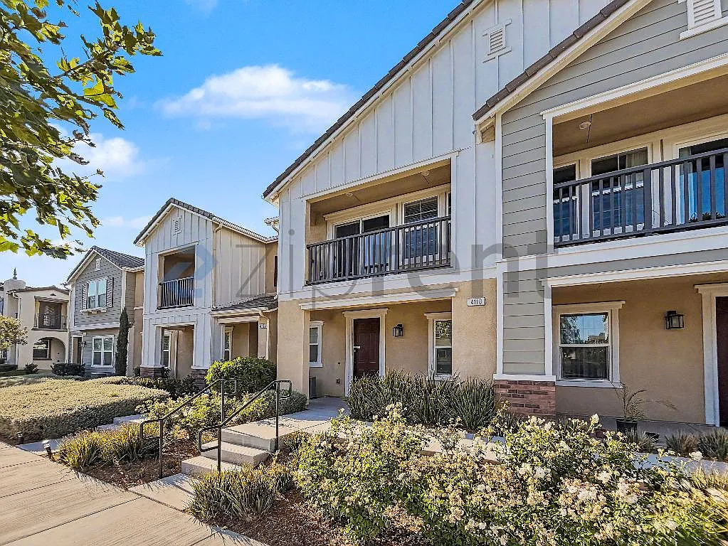 Building Photo - 4110 E Coronado Prado