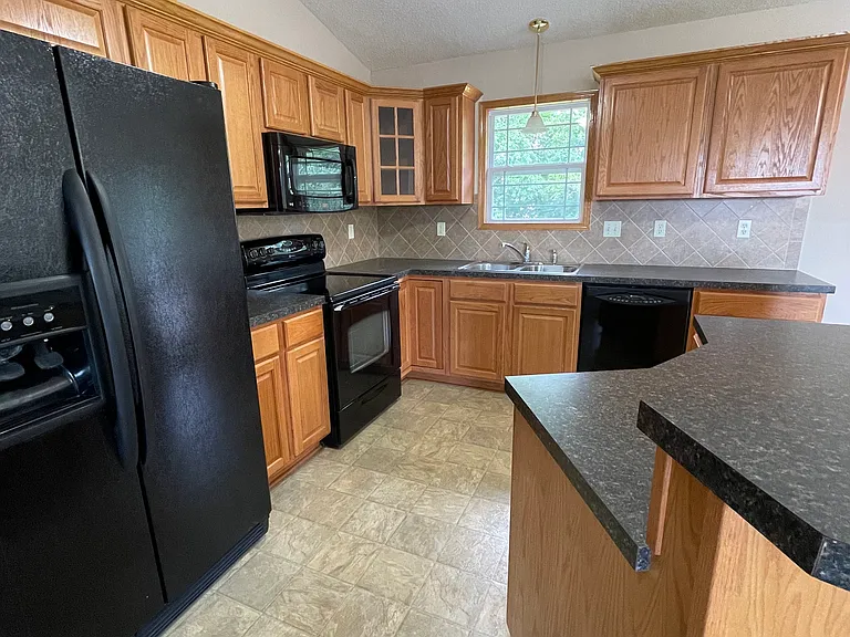817 E Hedgewood St — Photo 5