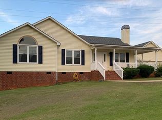 204 Foxfire Dr, Simpsonville, SC 29680