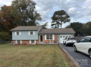 1954 Villa Dr, Newton, NC 28658