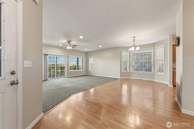 5th image of 682 College Street