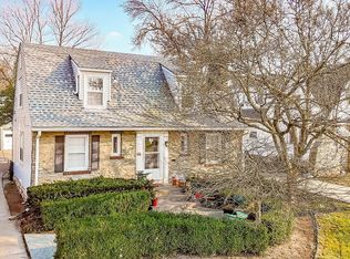 7735 Ward Parkway Pl, Kansas City, MO 64114