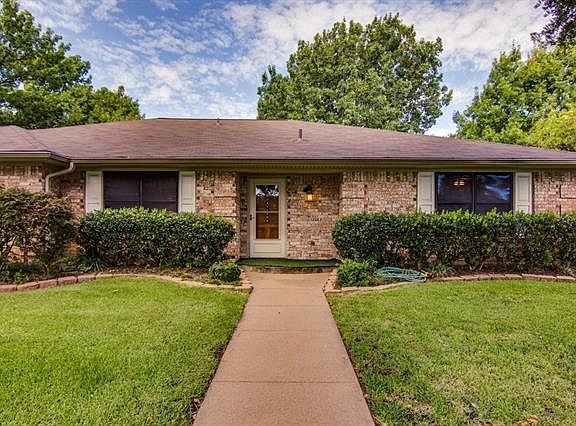 3rd image of 2311 Eagle Crest Dr
