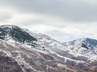 5855 E Pioneer Ridge Cir, Salt Lake City, UT 84108