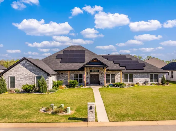 77 Corniche Cv, Maumelle, AR 72113
