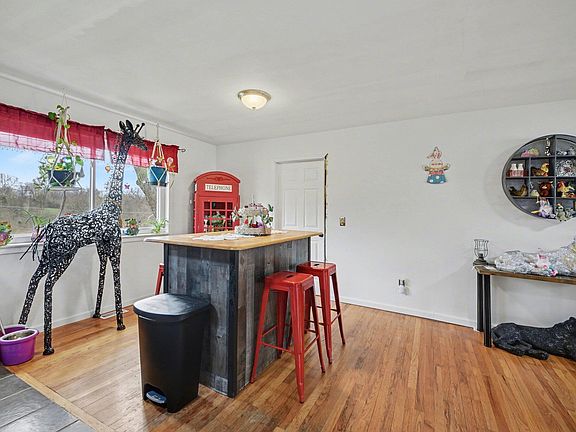 5th image of 16 Cobbler Ct