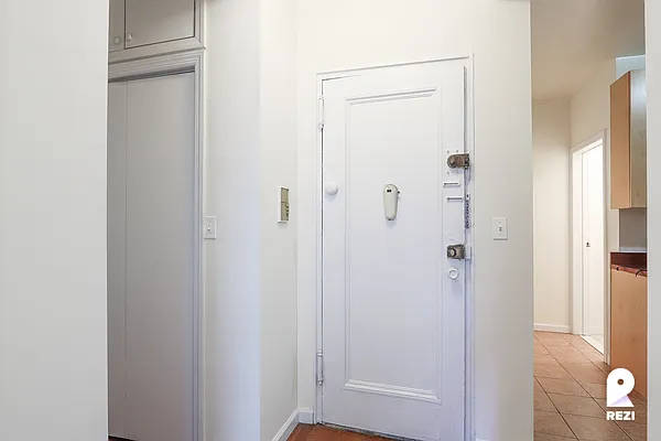 Rented by REZI | media 65