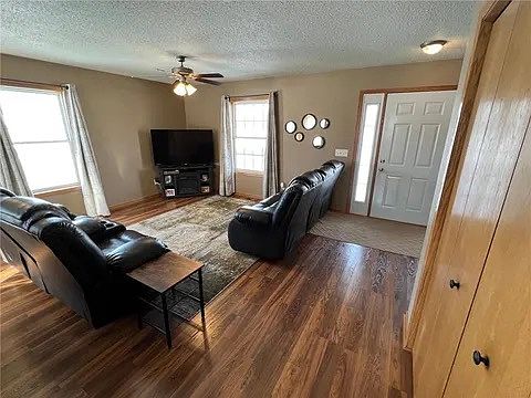 5th image of 509 Darlene Dr