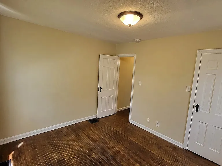 228 N Tacoma Ave — Photo 7