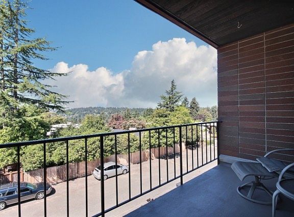 4th image of 17808 2nd Ave SW