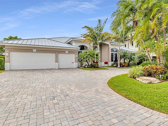 2nd image of 3751 NE 28th Avenue
