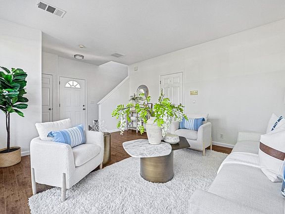 2nd image of 4289 Macedo Pl