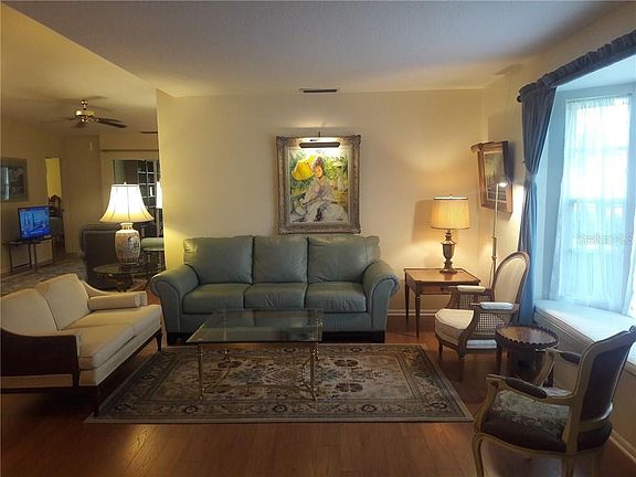 5th image of 5617 Garden Lakes Dr #5617