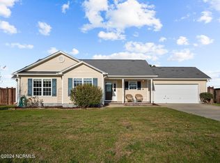 305 Shadyrock Path, Richlands, NC 28574