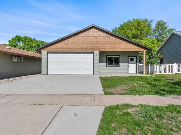 111 2nd St, Canistota, SD 57012