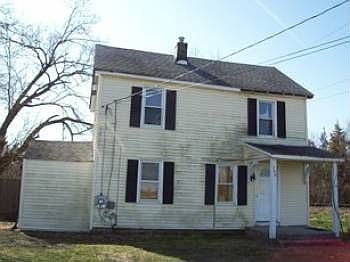 2nd image of 300 Old Forks Rd