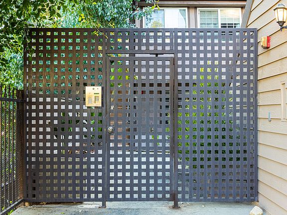 2nd image of 1116 E Palmer Ave APT 1
