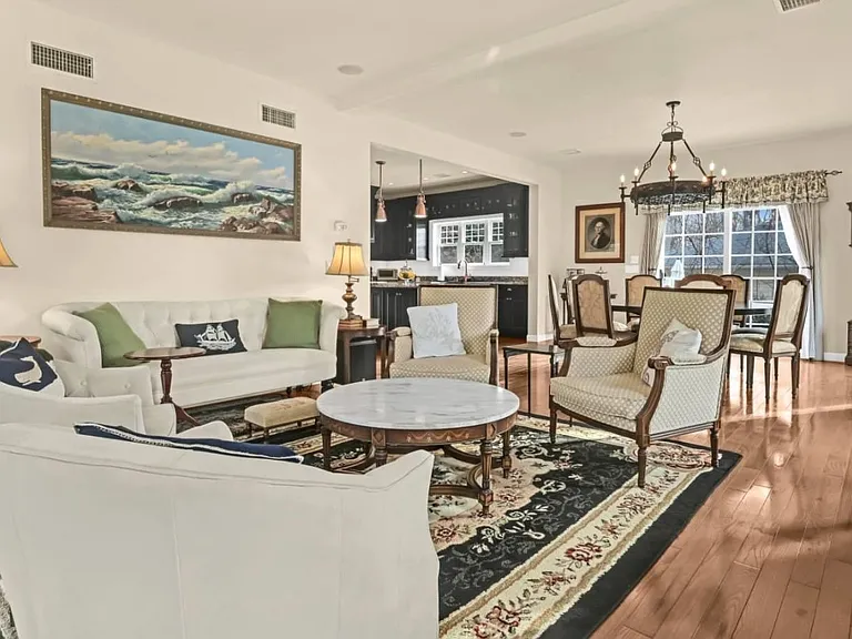 6 Beach Ave — Photo 11