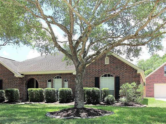 2nd image of 1920 Willow Lake Dr