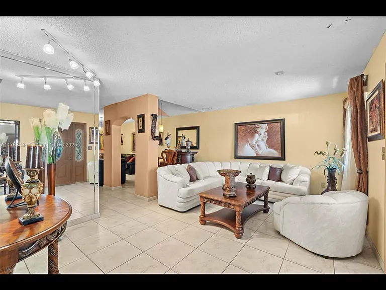 19826 W Lake Dr — Photo 5
