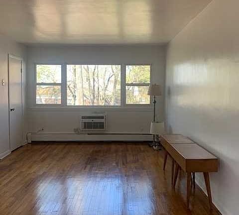 4th image of 431 Grand Ave #8