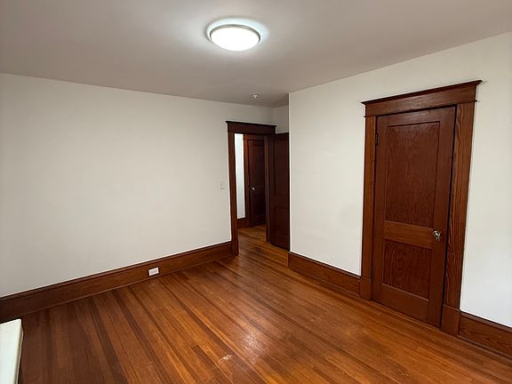3rd image of 1004 Leeds Ave #1