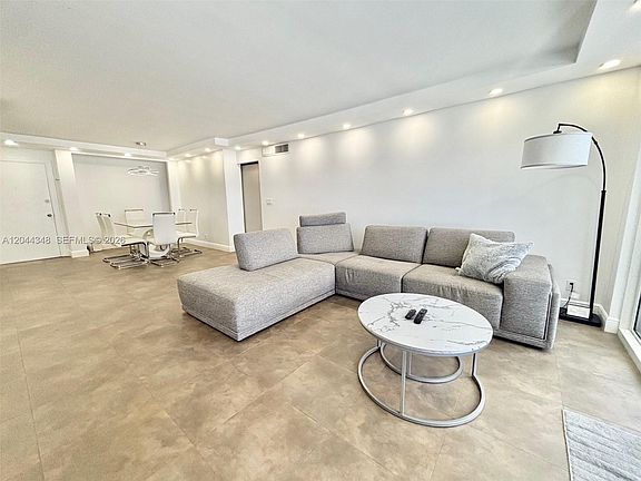 4th image of 2030 S Ocean Dr APT 423