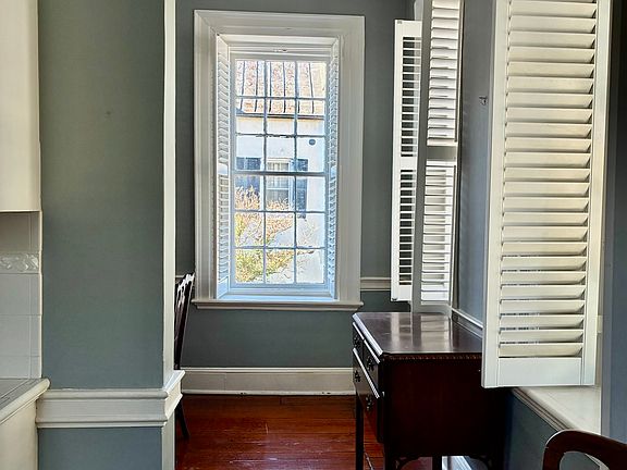 4th image of 125 Church St