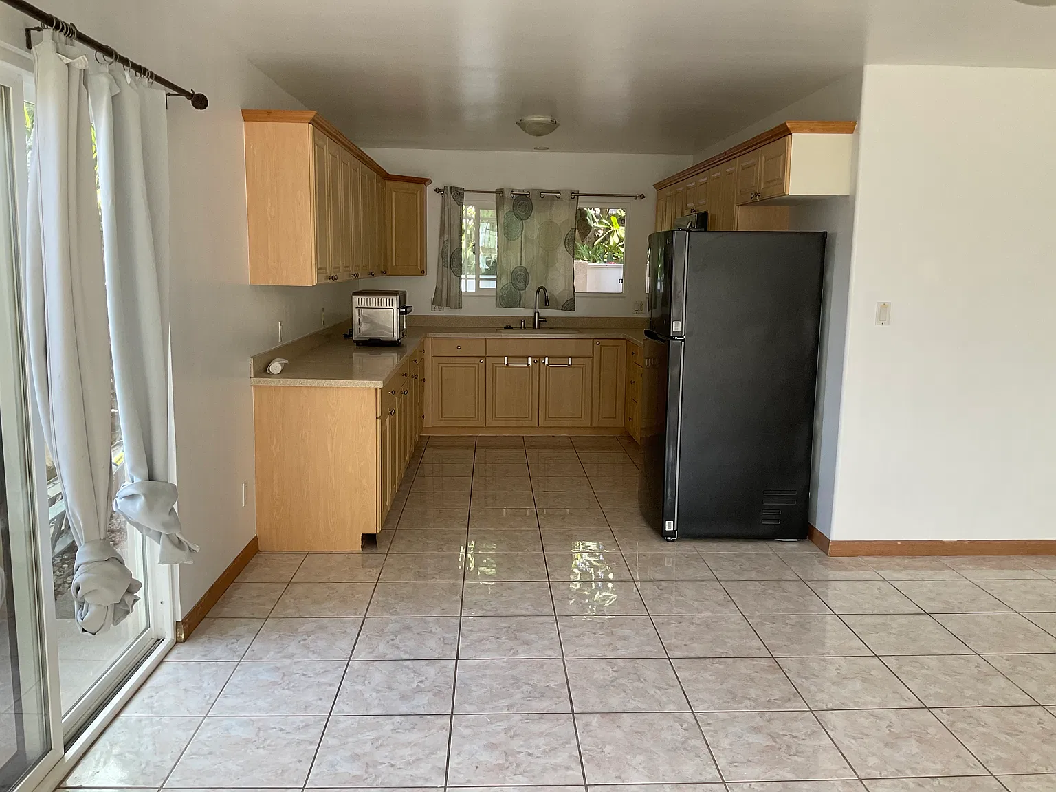 3 bed, 2000 sqft, $2,600 — Photo 2