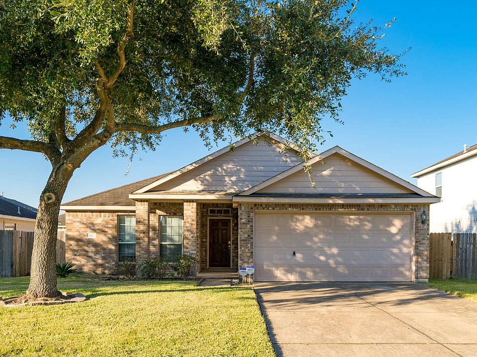 1st image of 7918 Leaning Oak Dr
