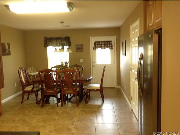 4th image of 408 N Hughes Ave