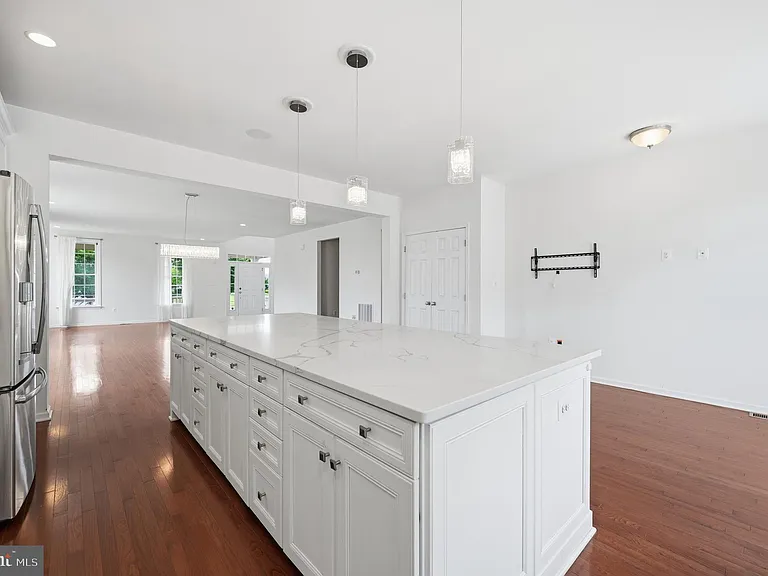 24267 Purple Finch Dr — Photo 33