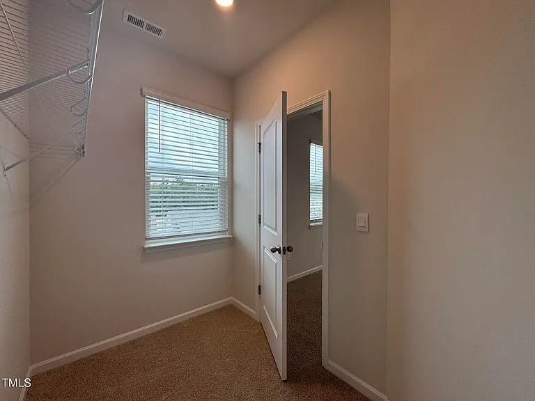 724 Dorset Stream Dr — Photo 24