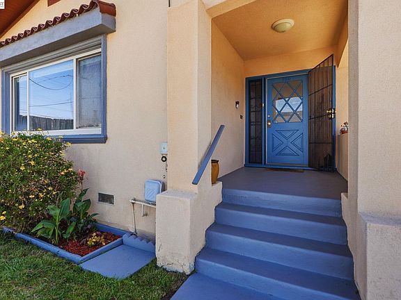 3rd image of 560 41st St