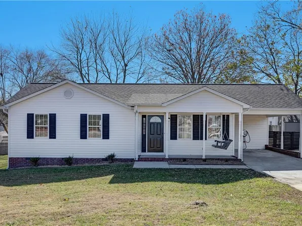 200 Lane Dr, Archdale, NC 27370
