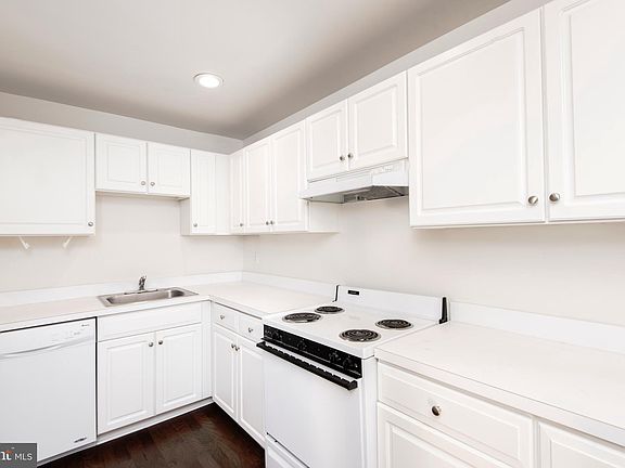 4th image of 1220-24 Sansom St APT 4N