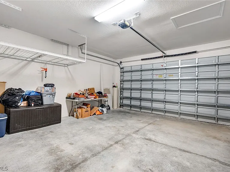11604 Meadowrun Cir — Photo 47