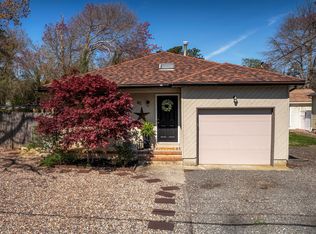 40 Maple St, Waretown, NJ 08758