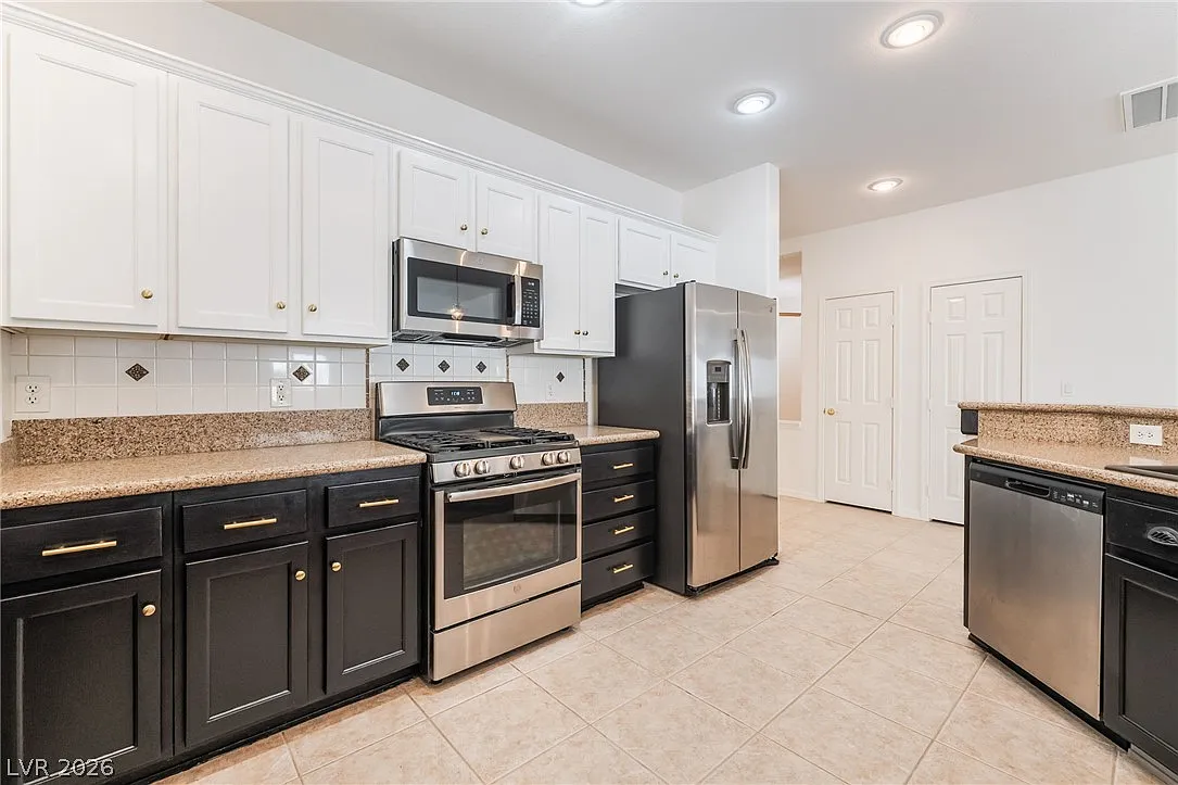 2 bed, 2.0 bath, 1370 sqft, $2,195 — Photo 1