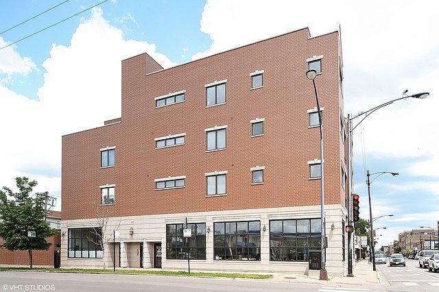 1st image of 4809 N California Ave #2E