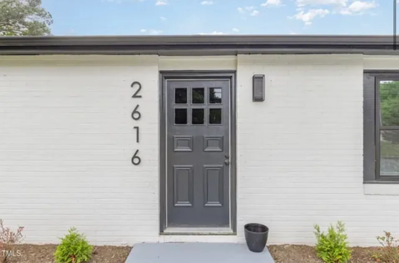 4 bed, 3000 sqft, $2,200 — Photo 3